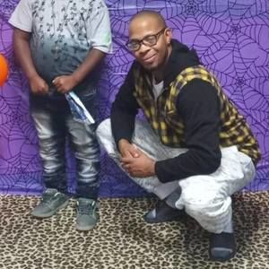 Meet your Posher, Santana